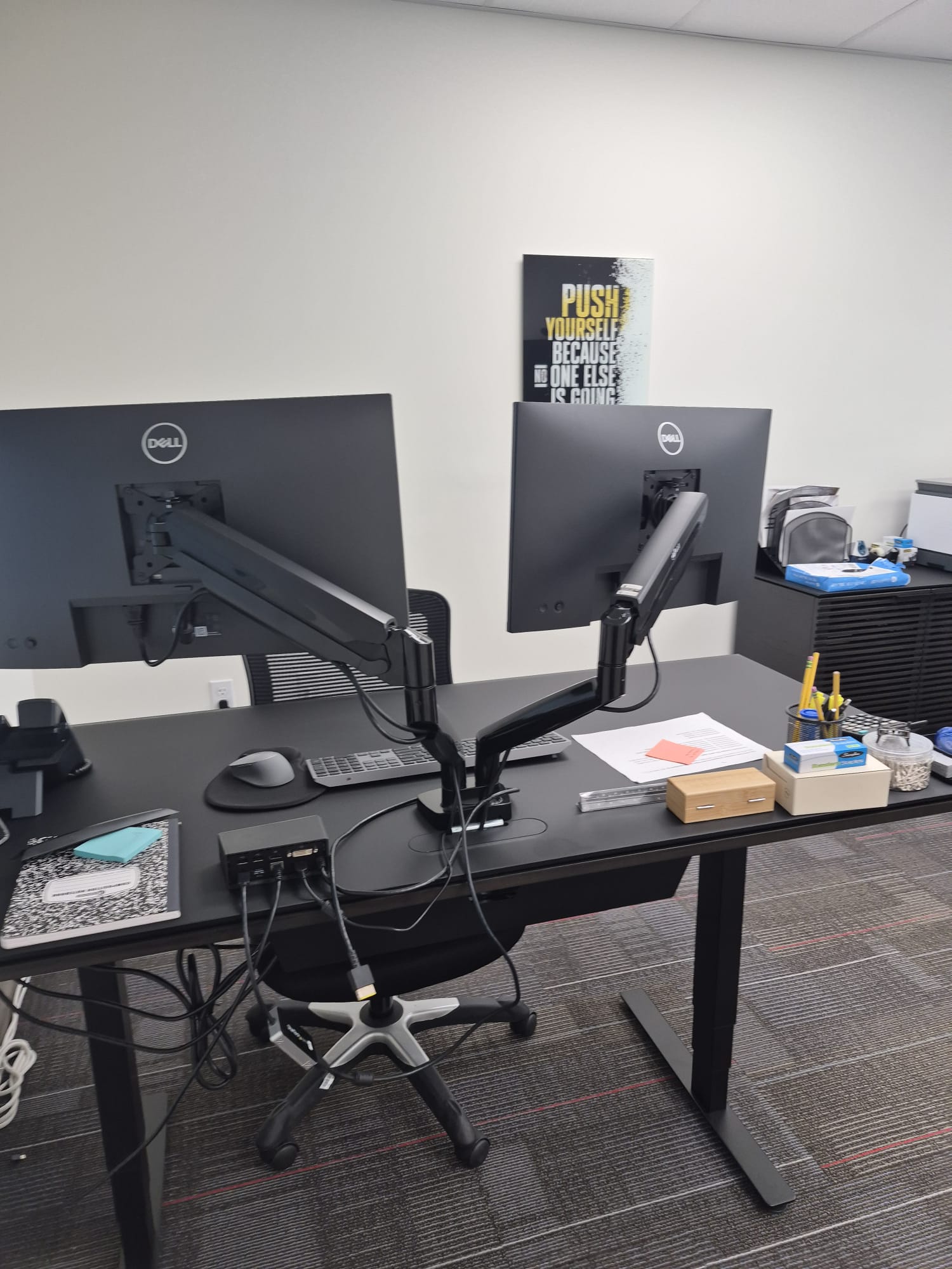 Office and commercial cleaning service