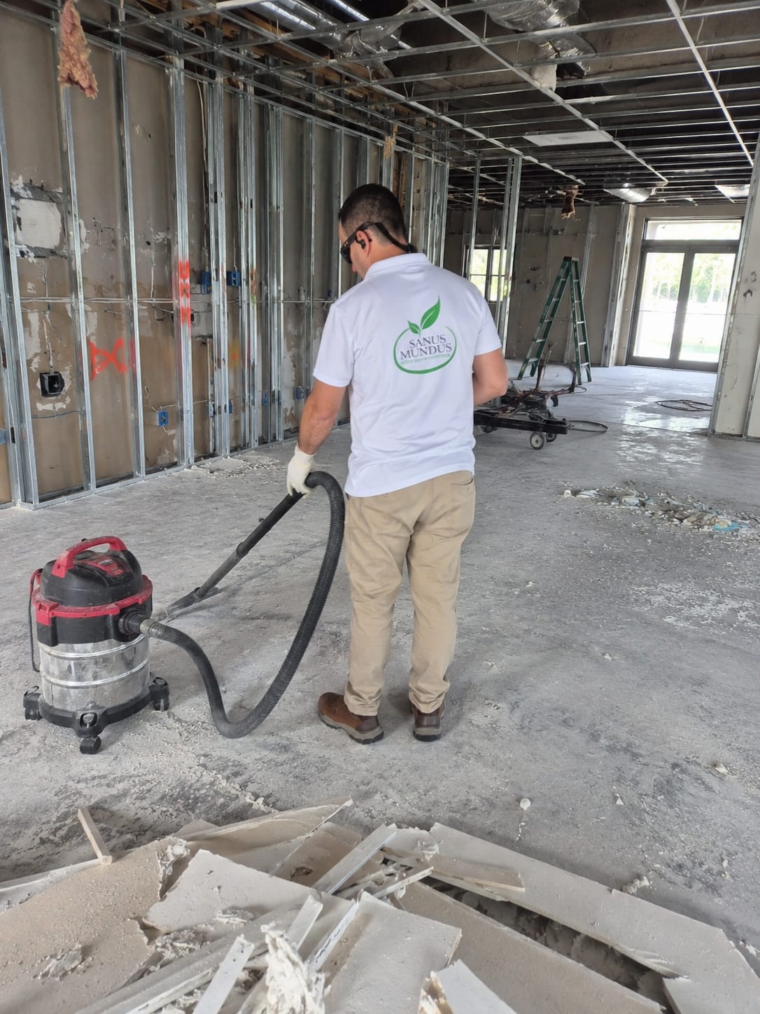 Post-construction cleaning service